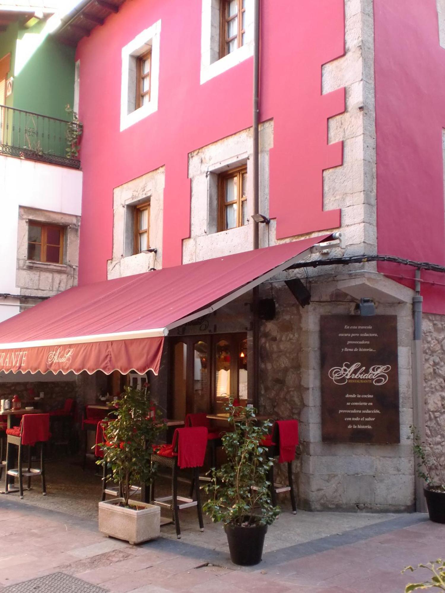 Pension Arbidel Ribadesella Exterior foto